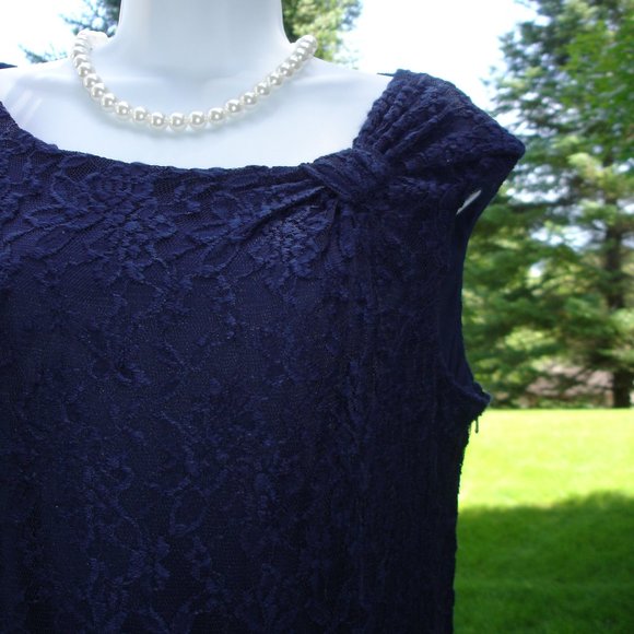 Evan Picone lace Dress. - Picture 1 of 2